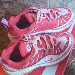 Collector's Nike Airmax 98 'Valentines Day'
